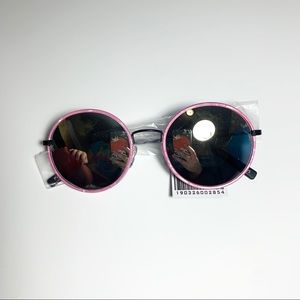 NWT Perverse “Figueroa” Pink Round Frame Sunglasse